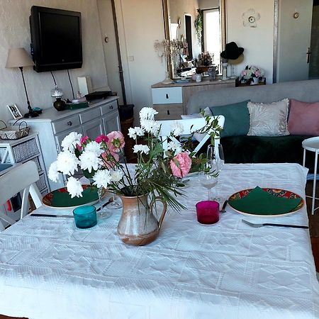 בורדו Chambre Chez L'Habitante Avec Salle De Bain Et Cuisine Communes - Presence D'Un Chat מראה חיצוני תמונה